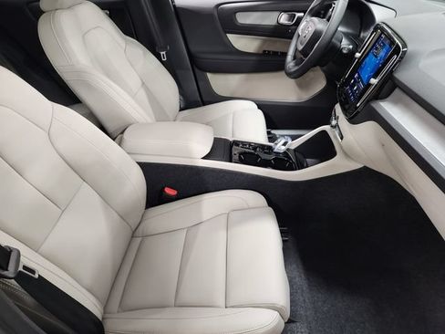 New 2026 Volvo XC40 B5 Ultra w/ Protection Package Premier AWD/4WD image 3