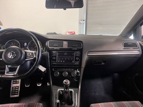 Used 2018 Volkswagen Golf 4-Door image 20