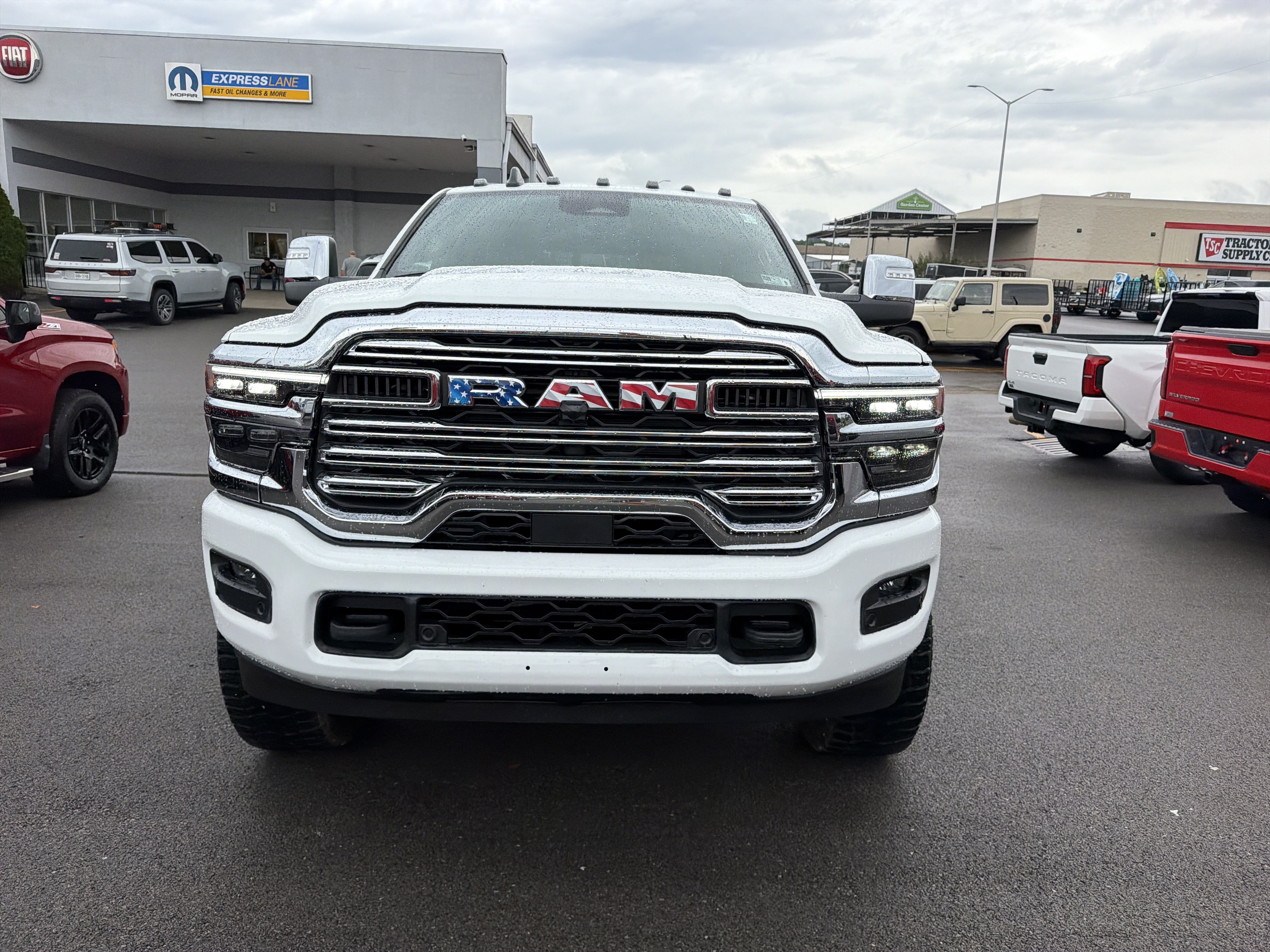 Used 2026 RAM 2500 Laramie AWD/4WD image 2