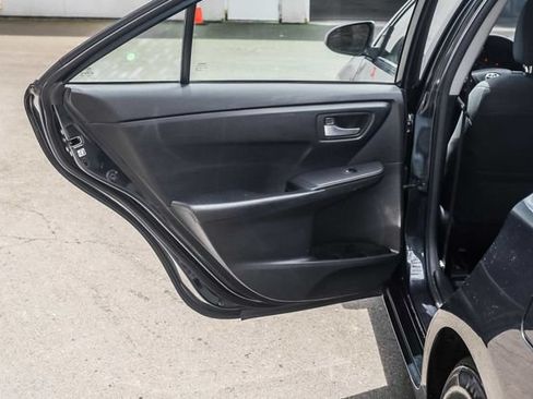 Used 2015 Toyota Camry LE FWD image 19
