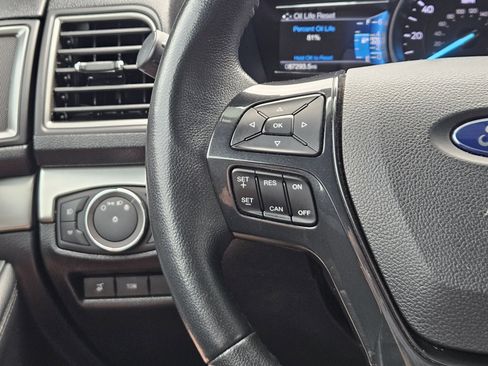 Used 2019 Ford Explorer XLT w/ Equipment Group 202A image 28