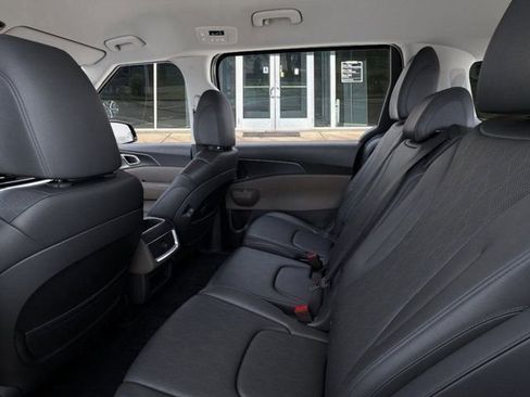 New 2026 Kia Carnival LXS FWD image 18