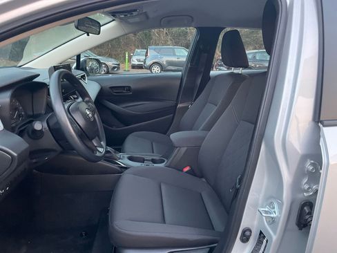 Used 2025 Toyota Corolla LE image 24