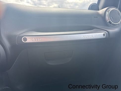 Used 2011 Jeep Wrangler Unlimited Sahara w/ Connectivity Group image 13