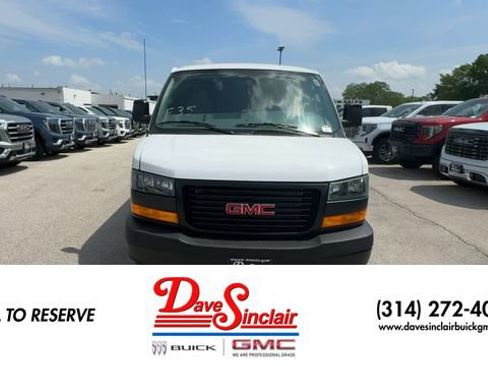 New 2026 GMC Savana 2500 RWD image 3