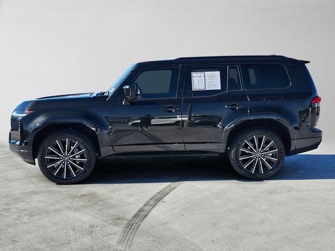 Certified 2025 Lexus GX 550 w/ Cold Area Package AWD/4WD image 6