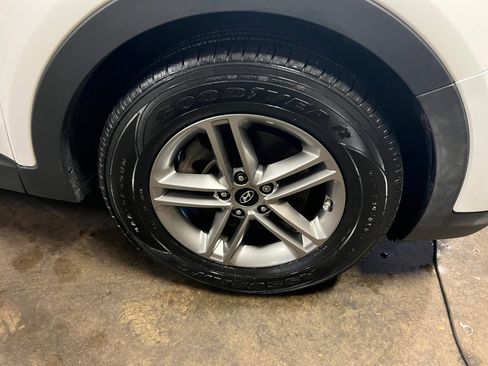 Used 2017 Hyundai Santa Fe Sport image 29