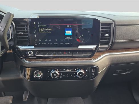 Used 2024 GMC Sierra 1500 Elevation w/ LPO, Elevation Black Package image 19