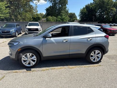 Used 2024 Buick Encore GX Preferred w/ Comfort Package AWD/4WD image 5