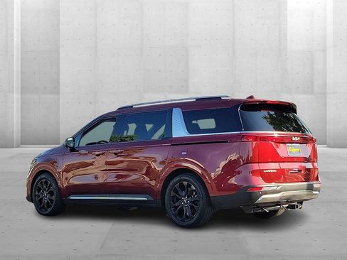 Used 2024 Kia Carnival SX image 2