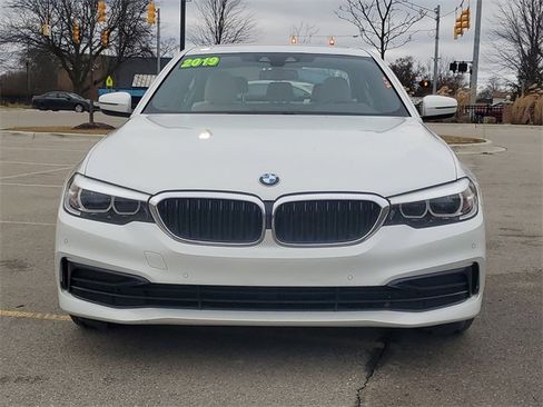 Used 2019 BMW 530i w/ Convenience Package image 2