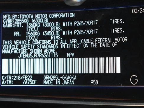 Certified 2024 Toyota 4Runner SR5 AWD/4WD image 34