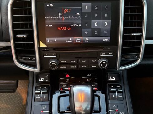 Used 2018 Porsche Cayenne image 26