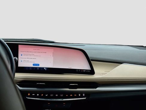 Used 2025 Cadillac XT4 Premium Luxury FWD image 27