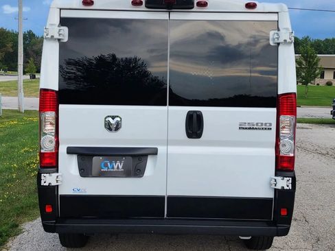 Used 2025 RAM ProMaster 2500 w/ U-Haul Equipment Group FWD image 11