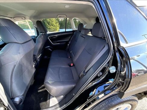 Used 2024 Toyota RAV4 LE AWD/4WD image 15