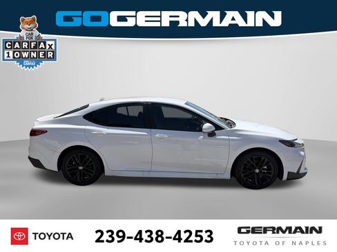 Used 2026 Toyota Camry SE w/ Multimedia Upgrade Package FWD image 5