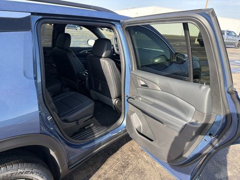 New 2026 Chevrolet Traverse LT image 27