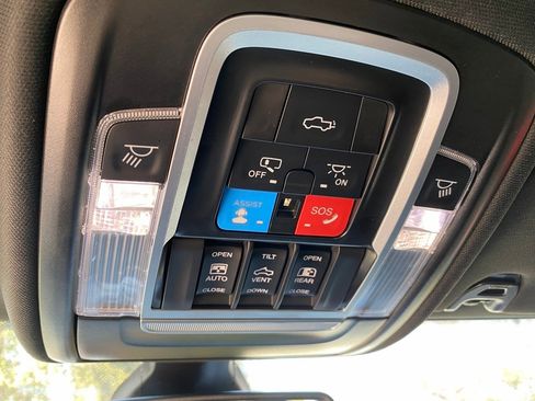 Used 2024 RAM 2500 Laramie w/ Night Edition image 32