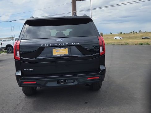 Certified 2025 Ford Expedition Active AWD/4WD image 4