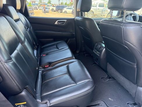 Used 2017 Nissan Pathfinder SL FWD image 8