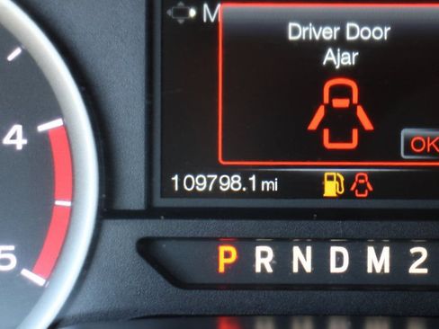 Used 2017 Ford F250 XLT w/ XLT Premium Package AWD/4WD image 24