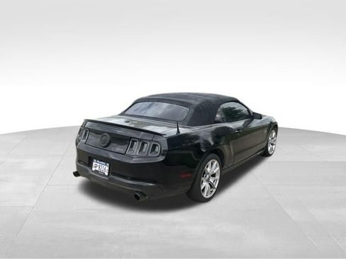 Used 2010 Ford Mustang GT RWD image 3
