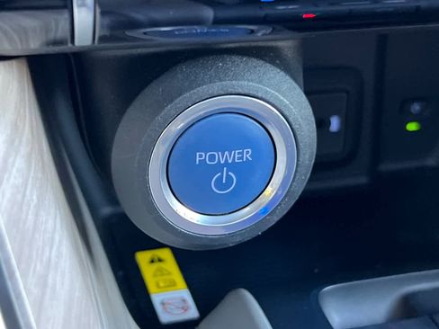 Used 2021 Toyota Venza Limited image 26