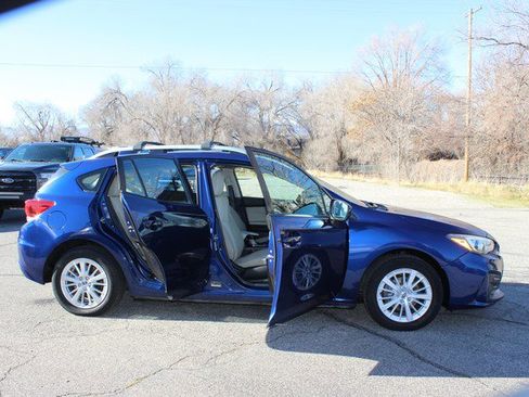 Used 2017 Subaru Impreza 2.0i Premium image 14