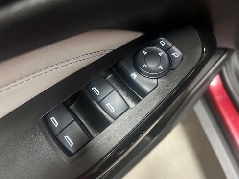 Used 2024 Chevrolet Trax LT FWD image 13