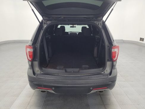 Used 2018 Ford Explorer XLT image 29