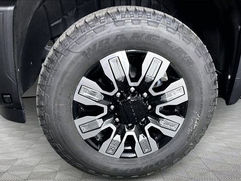 New 2026 GMC Sierra 2500 Denali w/ Denali Reserve Package AWD/4WD image 13