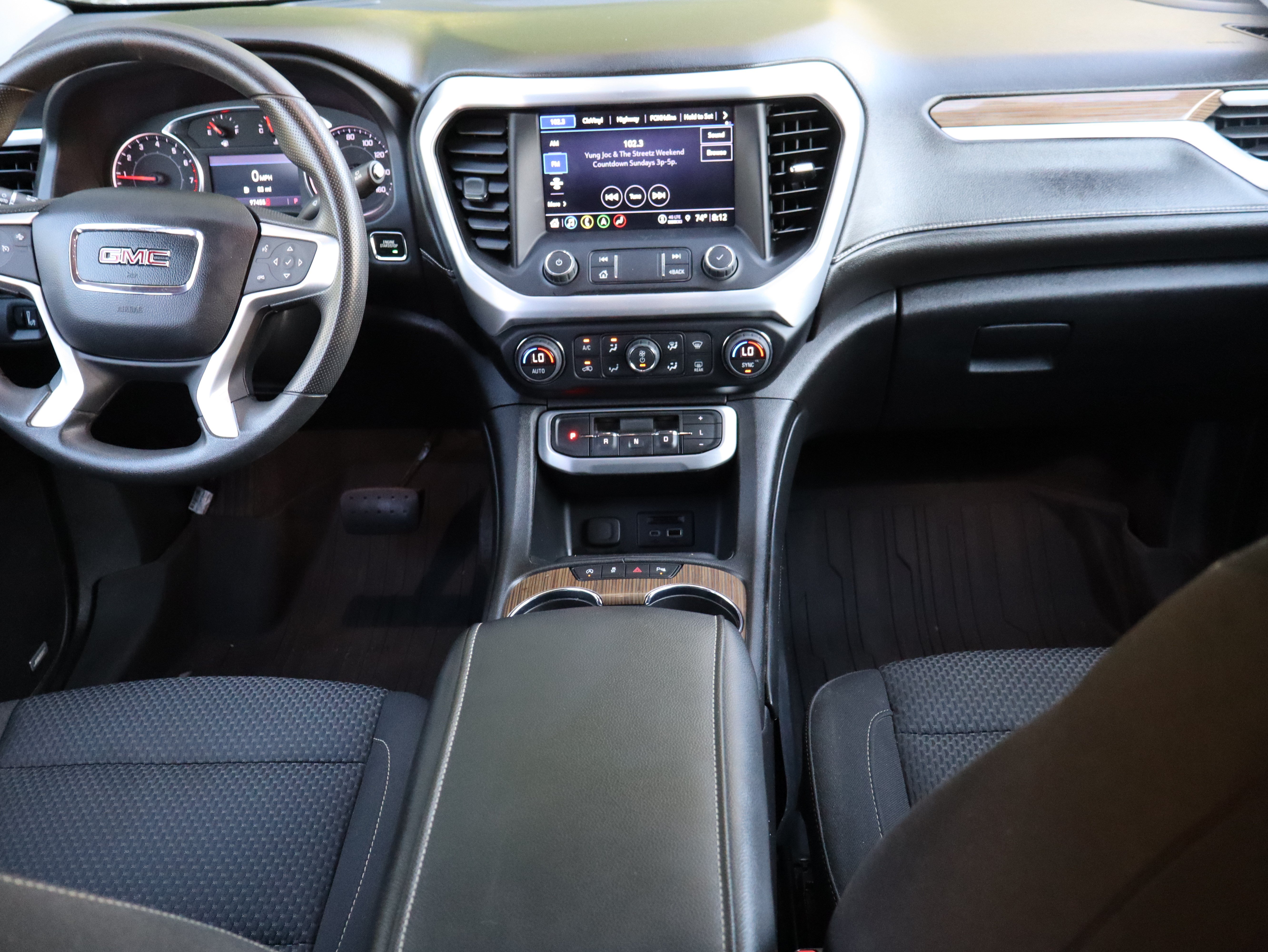Used 2023 GMC Acadia SLE w/ Driver Convenience Package FWD image 18