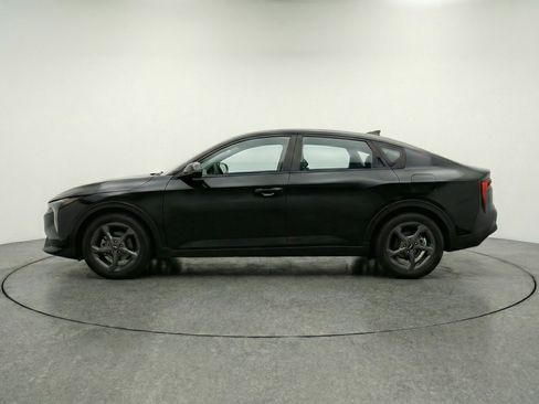 Used 2025 Kia K4 LXS image 5