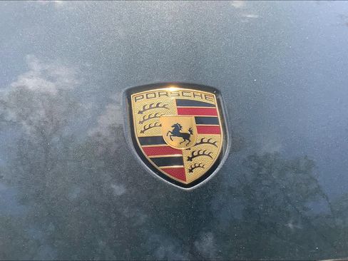Used 2018 Porsche Panamera RWD image 30