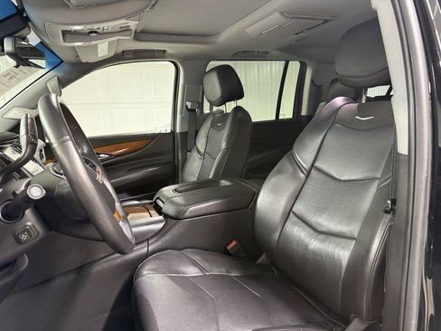 Used 2018 Cadillac Escalade ESV Premium Luxury AWD/4WD image 15