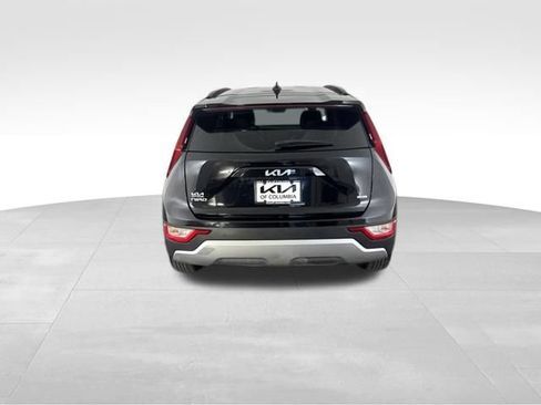 Certified 2025 Kia Niro EX FWD image 8