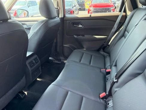Used 2023 Nissan Rogue SV w/ SV Premium B Package FWD image 23