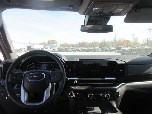 New 2026 GMC Sierra 1500 Elevation image 16