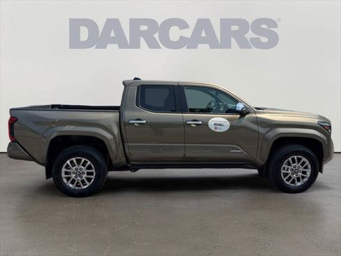 Certified 2026 Toyota Tacoma Limited AWD/4WD image 8