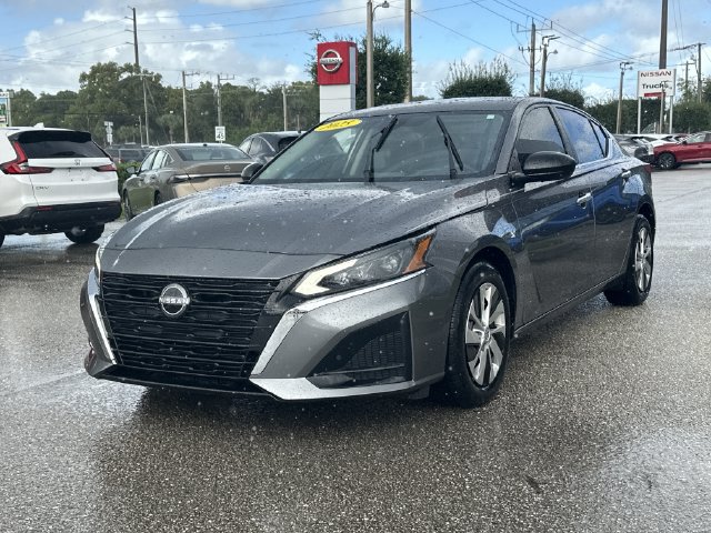 Certified 2025 Nissan Altima 2.5 S FWD image 3