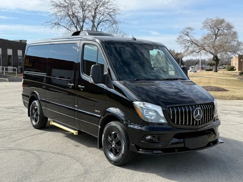 Used 2015 Mercedes-Benz Sprinter 2500 image 1