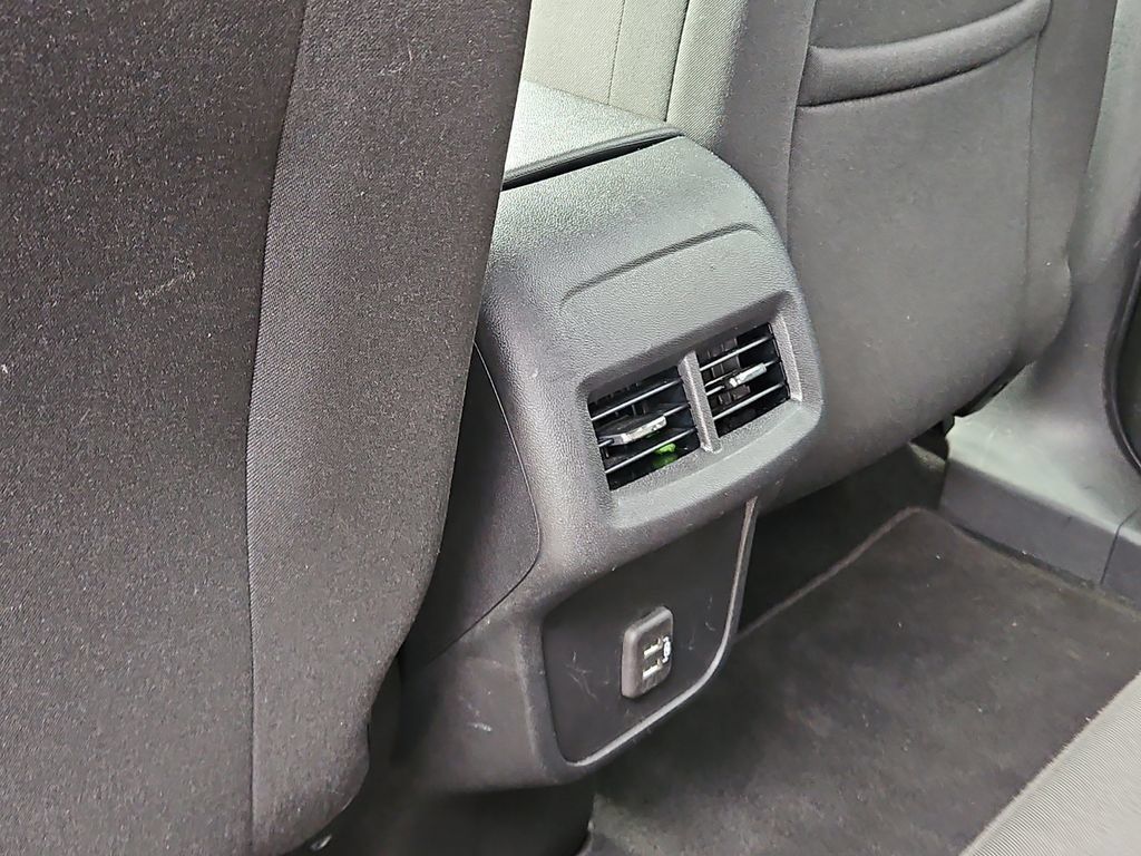 Used 2023 Chevrolet Equinox LT FWD image 15