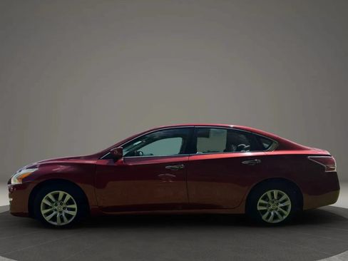 Used 2015 Nissan Altima 2.5 S w/ Power Driver Seat Package FWD image 2