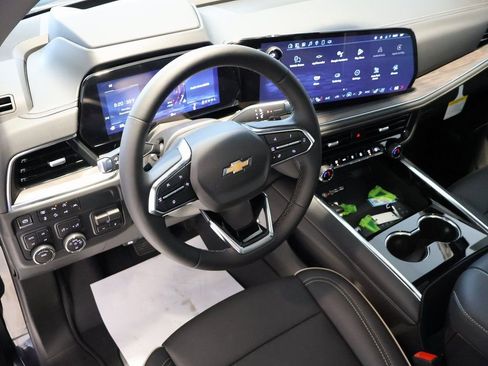 New 2025 Chevrolet Suburban Premier image 26