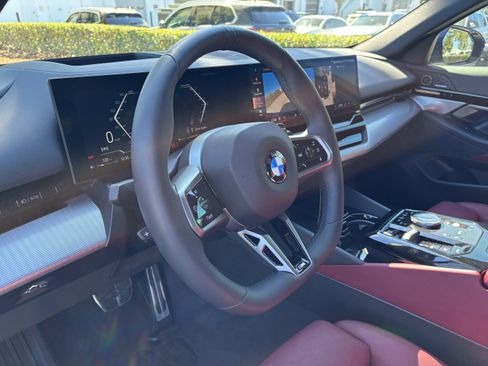 Certified 2025 BMW 530i xDrive w/ M Sport Package image 17