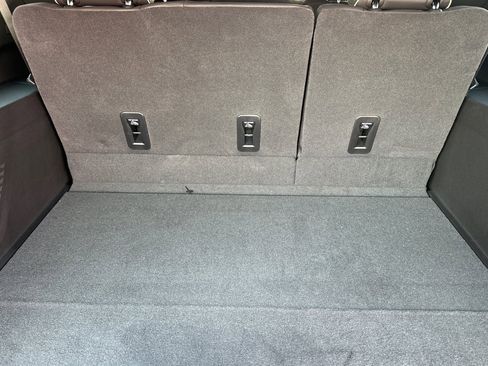 New 2025 GMC Yukon XL Elevation image 15