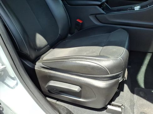 Used 2025 Jeep Grand Cherokee Altitude AWD/4WD image 28