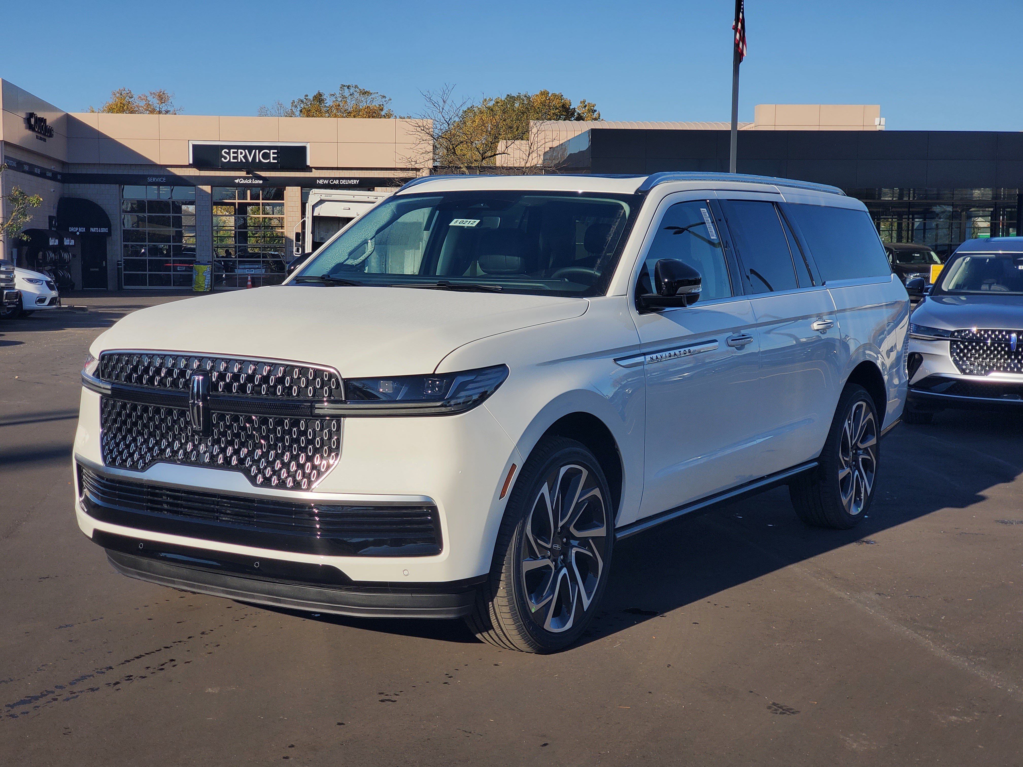 New 2027 Lincoln Navigator L Reserve AWD/4WD image 4