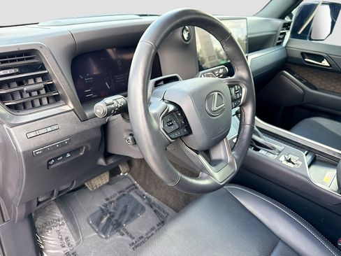 Used 2024 Lexus GX 550 w/ Accessory Package (Z1) AWD/4WD image 26